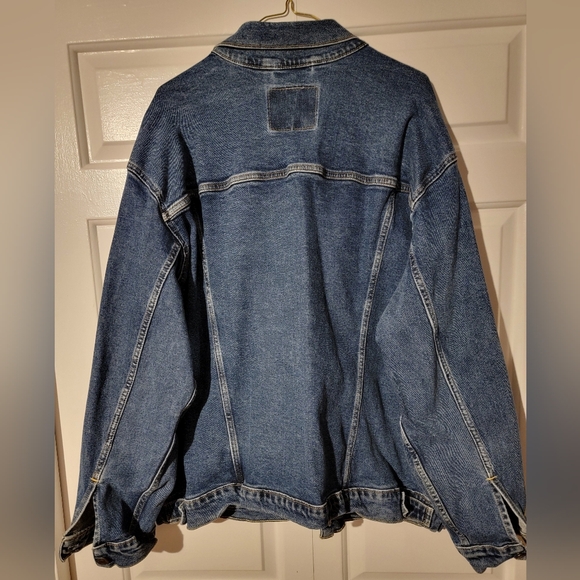 Levi's jean jacket - Picture 2 of 3